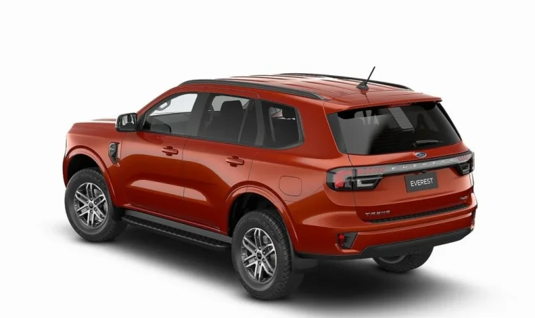 Face arrière du Ford Everest 4x4, design robuste adapté aux aventures tout-terrain